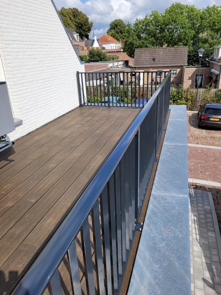 Dakterras montage Ct hekwerk