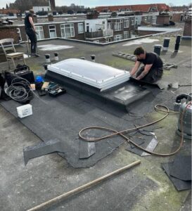 Daktoegang monteren op dakterras
