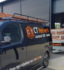 Transport van materialen met bus