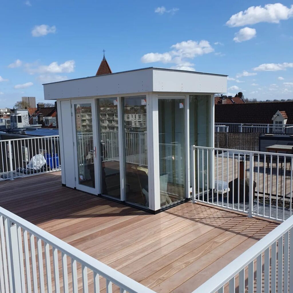 Dakhuis plaatsen op dakterras door CT Hekwerk