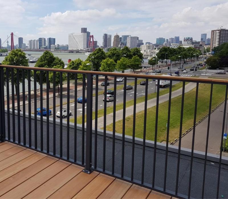 Dakterras balustrade laten plaatsen in België door CT Hekwerk